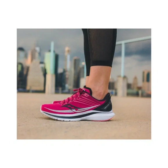 SAUCONY Kinvara 12 Women's Size 8 Running Shoes Cherry/Silver/Black S10619-55 - Picture 3 of 6